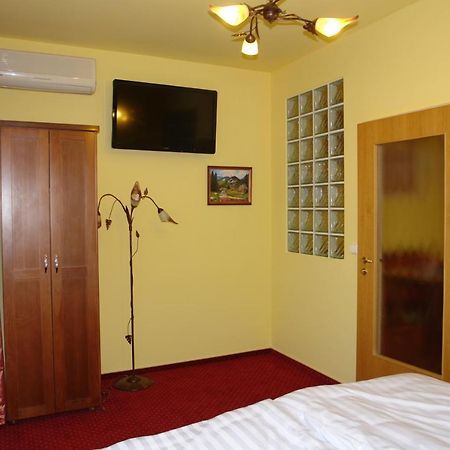 Sárvár Holdlux Apartmanok מראה חיצוני תמונה