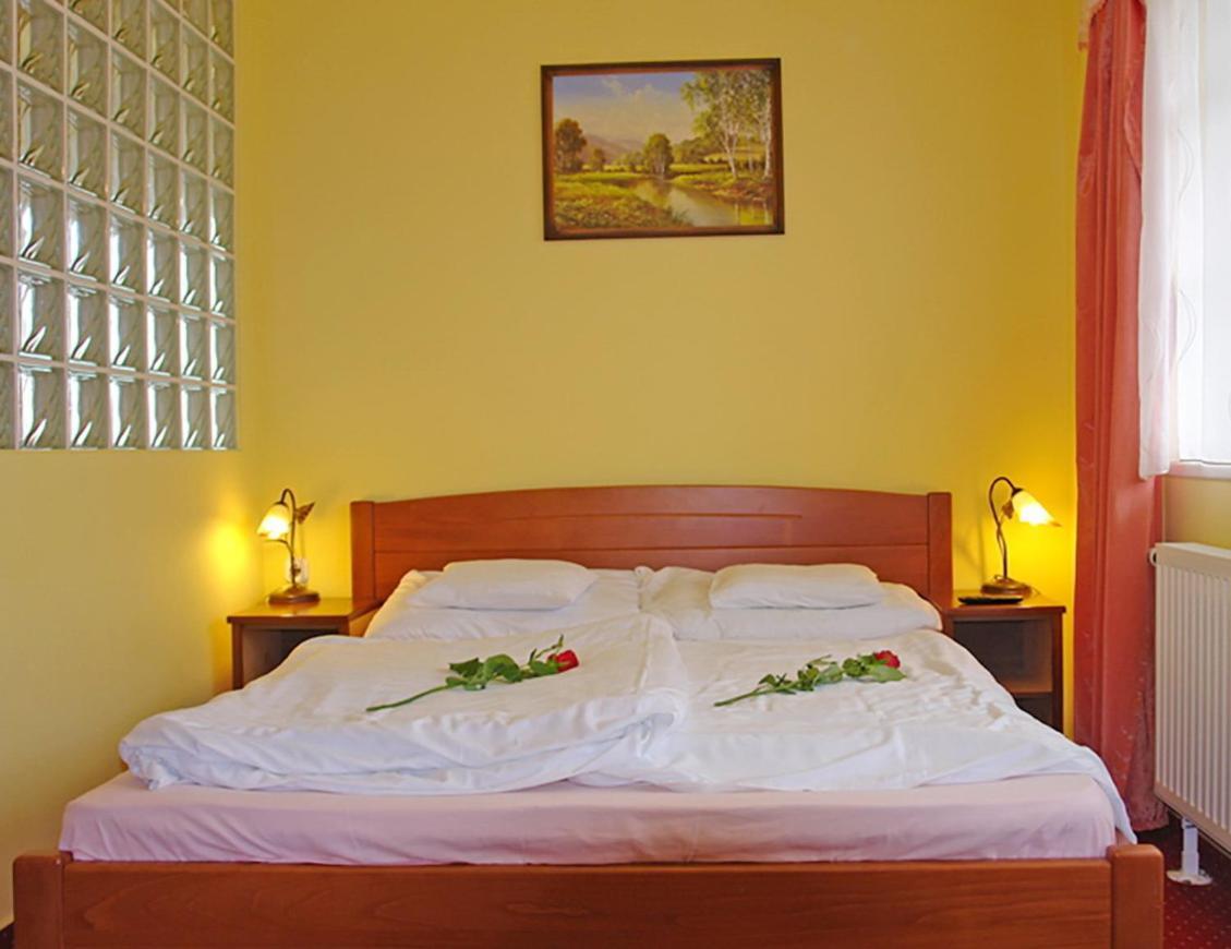 Sárvár Holdlux Apartmanok מראה חיצוני תמונה