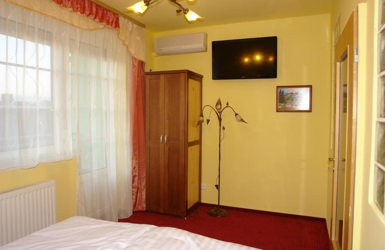 Sárvár Holdlux Apartmanok מראה חיצוני תמונה
