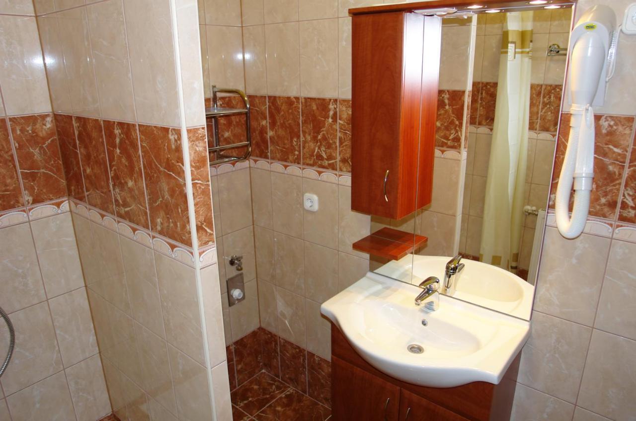 Sárvár Holdlux Apartmanok מראה חיצוני תמונה