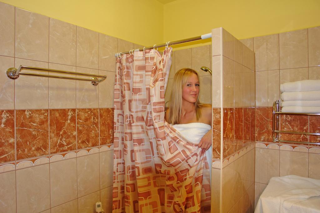 Sárvár Holdlux Apartmanok מראה חיצוני תמונה