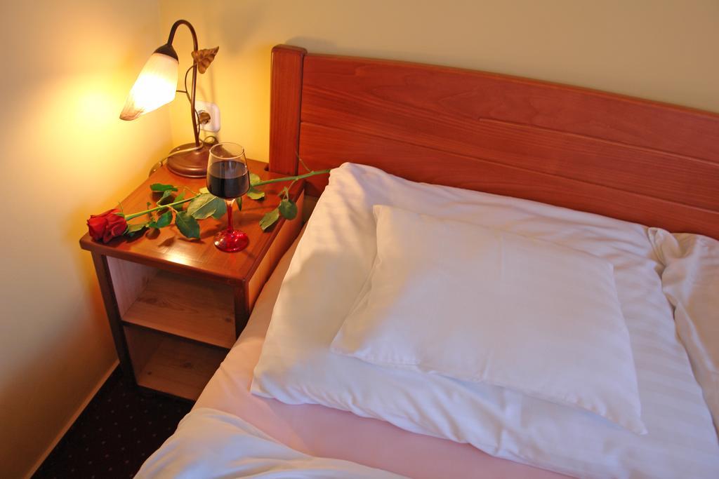 Sárvár Holdlux Apartmanok מראה חיצוני תמונה