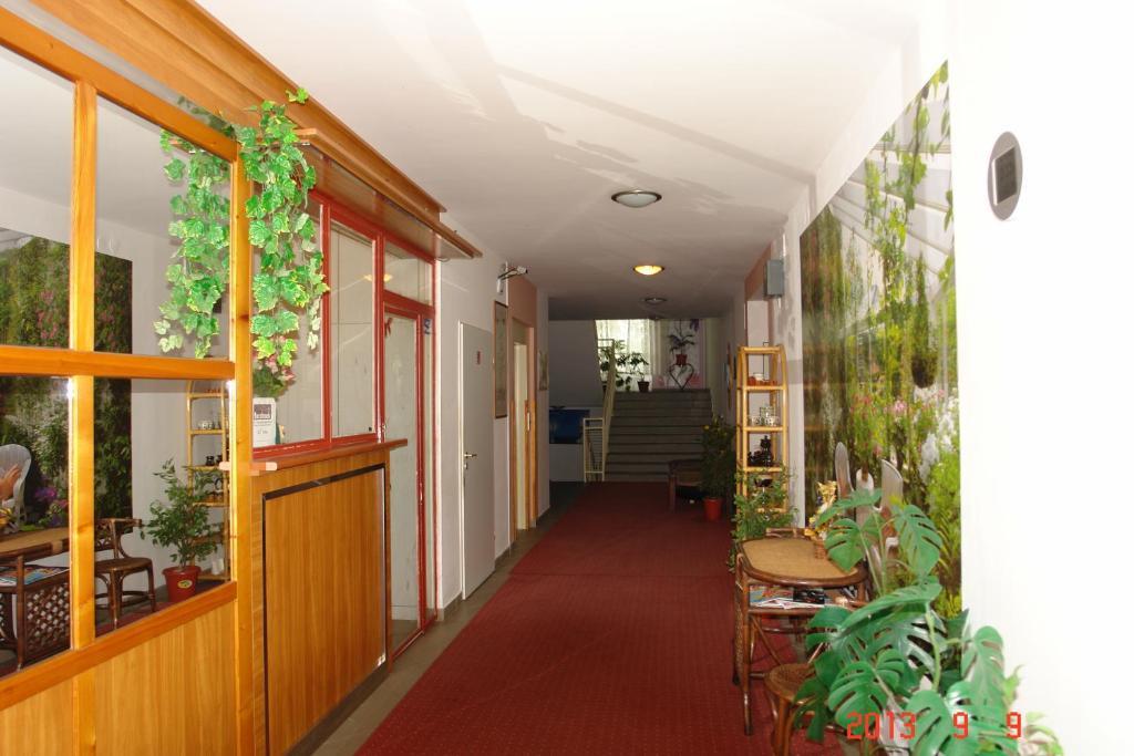 Sárvár Holdlux Apartmanok מראה חיצוני תמונה